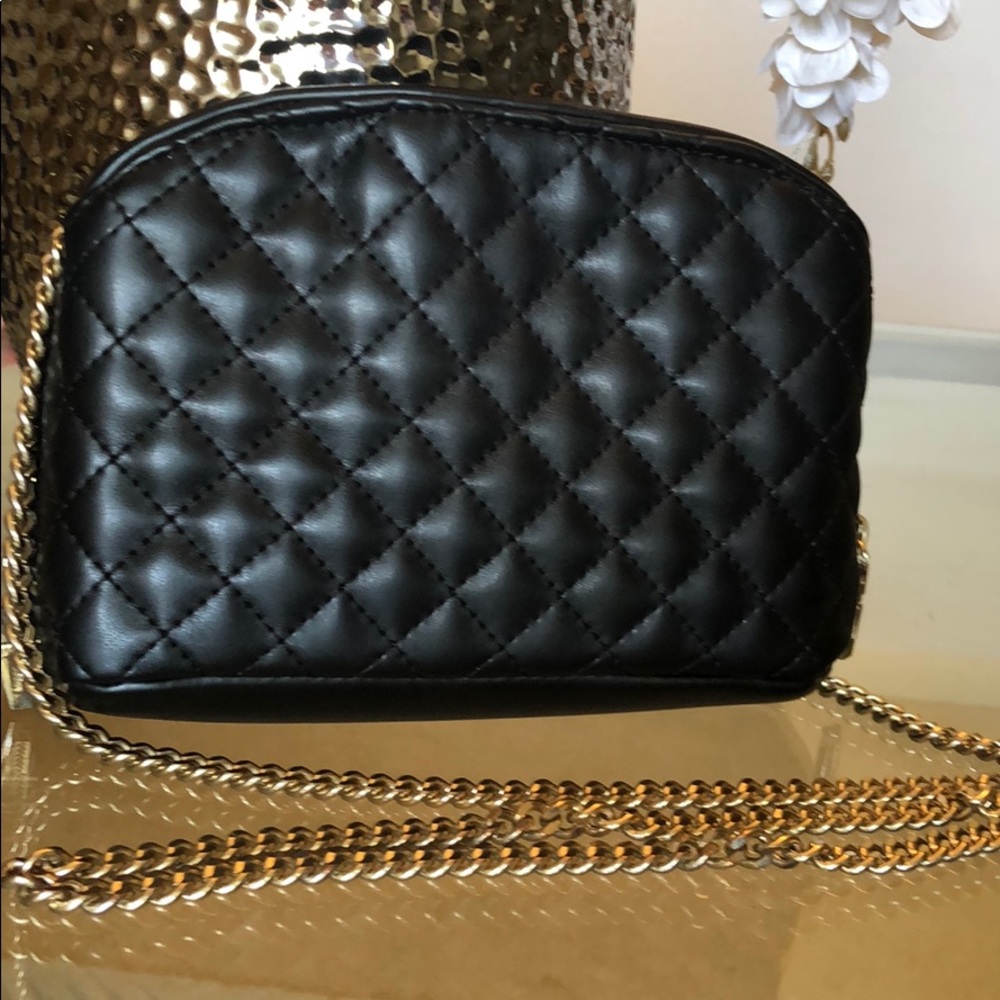 Zara Trafaluc Black and gold quilted chain purse
